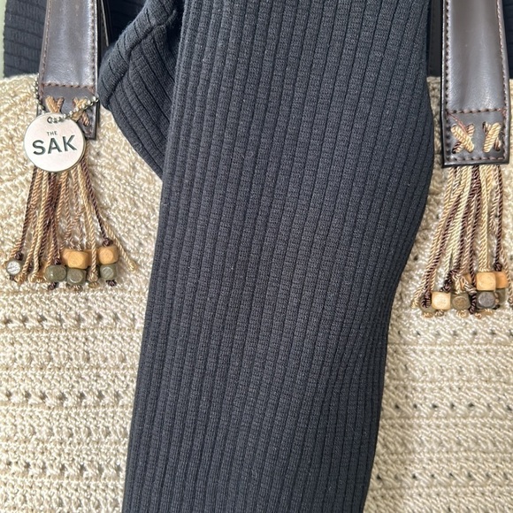 The Sak shoulder tote boho fringe wooden beads zip closure charm cleaned roomy - Picture 3 of 14